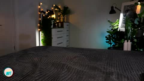 Snapshot of luxureart chatting on 06-07-26, 11:08 LuxureArt online show from 06-07-26, 11:08