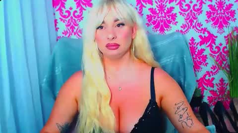 Snapshot of luxuriaaa chatting on 10-05-25, 07:12 Luxuriaa online show from 10-05-25, 07:12