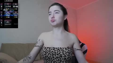 Snapshot of luxuryalma18 chatting on 11-25-25, 05:18 Alma online show from 11-25-25, 05:18