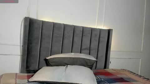 Snapshot of luxuryheaven chatting on 12-14-25, 08:57 Tommy and Polly online show from 12-14-25, 08:57