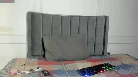 Snapshot of luxuryheaven chatting on 01-07-26, 09:06 Tommy and Polly online show from 01-07-26, 09:06