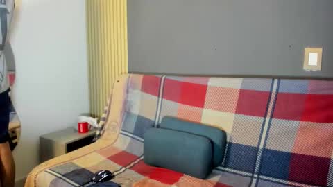 Snapshot of luxuryheaven chatting on 02-04-26, 09:31 Tommy and Polly online show from 02-04-26, 09:31