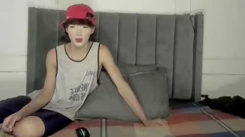 Snapshot of luxuryheaven chatting on 02-09-26, 09:30 Tommy and Polly online show from 02-09-26, 09:30