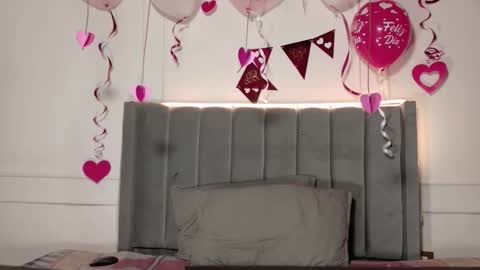 Snapshot of luxuryheaven chatting on 02-15-26, 09:22 Tommy and Polly online show from 02-15-26, 09:22