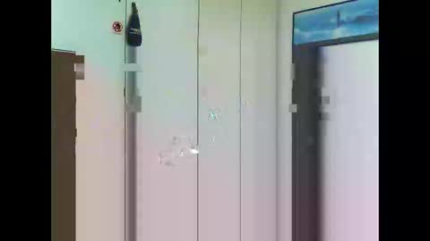 Snapshot of luxx72boy chatting on 10-11-25, 09:41 luxx72boy online show from 10-11-25, 09:41