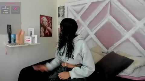 Lux online show from 03-21-26, 01:48