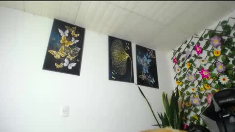 Snapshot of luzcastillo07 chatting on 10-21-25, 05:52 luzcastillo07 online show from 10-21-25, 05:52