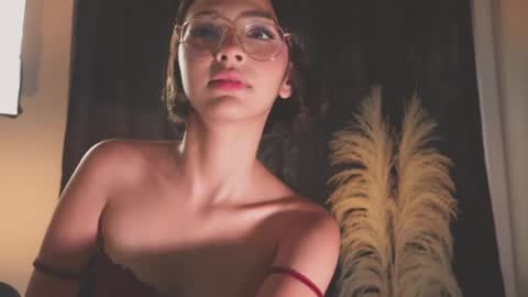 lyalee__ online show from 05-16-26, 07:45