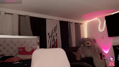 Lyann  online show from 03-05-25, 05:29