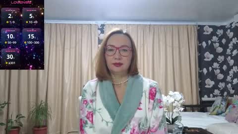 Snapshot of lyboff72 chatting on 12-13-24, 01:33 lybava online show from 12-13-24, 01:33