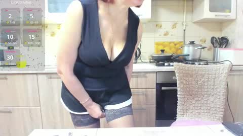 Snapshot of lyboff72 chatting on 01-22-25, 10:26 lybava online show from 01-22-25, 10:26