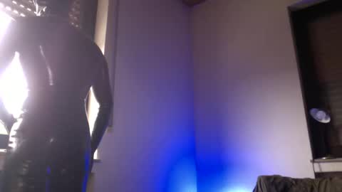 Snapshot of lycas30 chatting on 10-12-25, 12:04 lycas30 online show from 10-12-25, 12:04