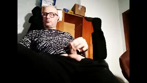 Snapshot of lyelik chatting on 01-08-25, 03:08 Alex online show from 01-08-25, 03:08