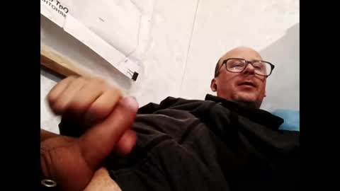 Snapshot of lyelik chatting on 02-26-25, 11:04 Alex online show from 02-26-25, 11:04