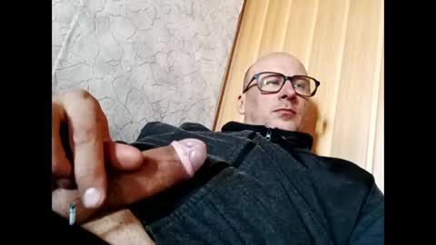 Snapshot of lyelik chatting on 03-03-25, 12:58 Alex online show from 03-03-25, 12:58