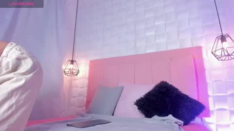 Lyhana Lee online show from 02-24-25, 12:16