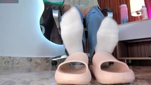 Lyhana Lee online show from 10-01-25, 11:38