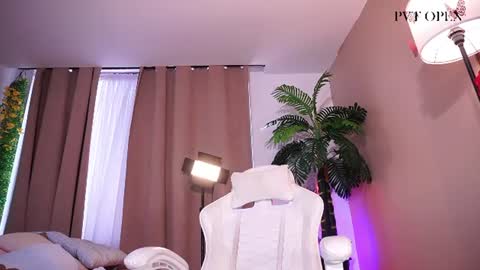 Snapshot of lyhana_lee chatting on 06-22-26, 03:42 Lyhana Lee online show from 06-22-26, 03:42