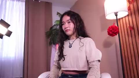 Snapshot of lyhana_lee chatting on 06-27-26, 02:12 Lyhana Lee online show from 06-27-26, 02:12