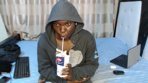 Snapshot of lyiajee chatting on 09-12-25, 09:42 lyiajee online show from 09-12-25, 09:42