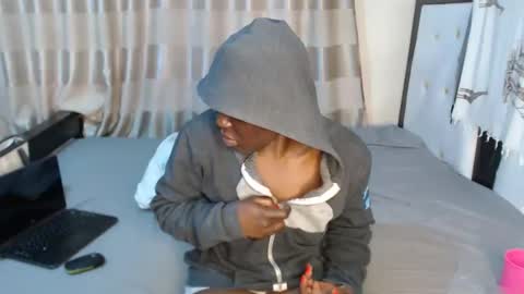 Snapshot of lyiajee chatting on 10-29-25, 07:21 lyiajee online show from 10-29-25, 07:21