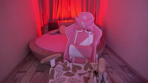 Snapshot of lylanimfa chatting on 09-13-25, 12:49 lylanimfa online show from 09-13-25, 12:49