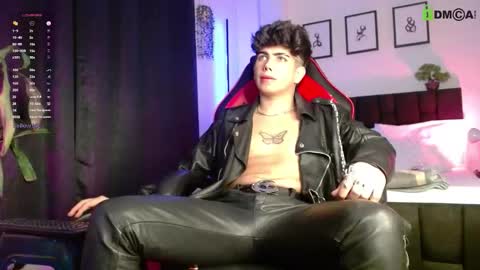 Lyle Bennett Freelance Model online show from 03-12-26, 12:00