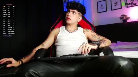 Lyle Bennett Freelance Model online show from 04-06-26, 10:38