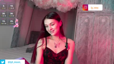 Snapshot of lylita_moon chatting on 12-21-24, 04:19 Littl online show from 12-21-24, 04:19