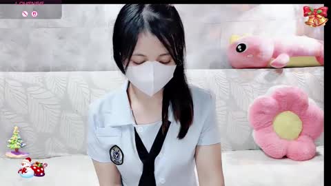 Snapshot of lyly_baby chatting on 12-15-25, 06:23 lyly_baby online show from 12-15-25, 06:23