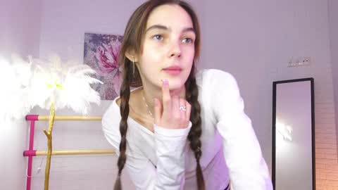 Lyly   online show from 12-23-24, 05:28