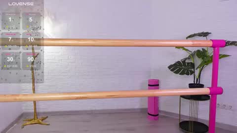 Lyly   online show from 10-01-25, 05:35