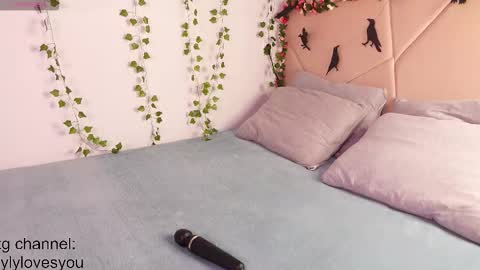 Lyly   online show from 10-27-25, 09:02