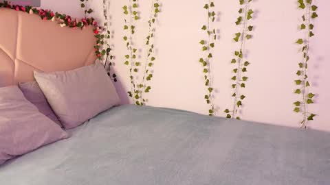 Lyly   online show from 11-10-25, 05:39