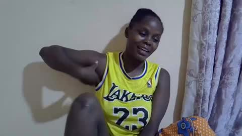 lyn_anna online show from 10-21-25, 07:47