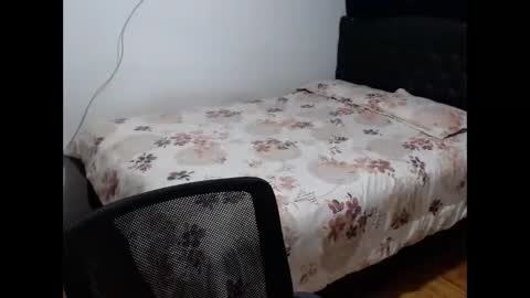 Snapshot of lynaskyyny chatting on 03-13-26, 05:03 lyna online show from 03-13-26, 05:03