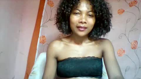 lyndah19 online show from 11-26-25, 10:44