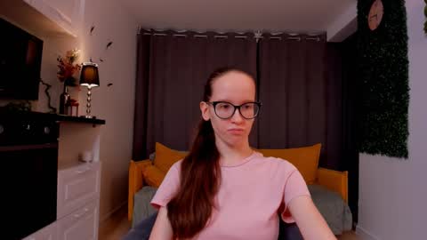 Sara online show from 02-19-25, 04:11