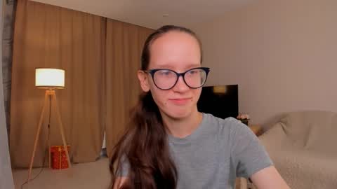 Sara online show from 09-26-25, 04:11