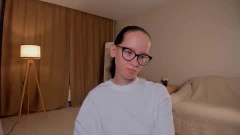 Sara online show from 10-11-25, 05:11