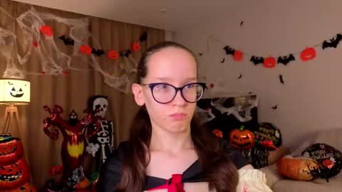 Sara online show from 11-01-25, 04:09