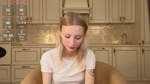 Hello there Im Eva3 Im new model here online show from 09-11-25, 03:23