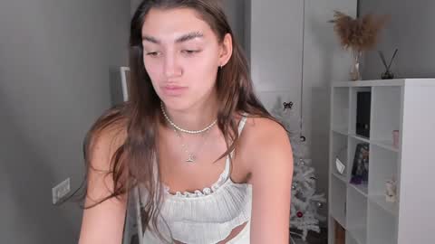  LYNN  online show from 01-04-25, 06:19