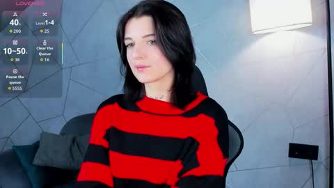 Lynn online show from 11-08-25, 01:06