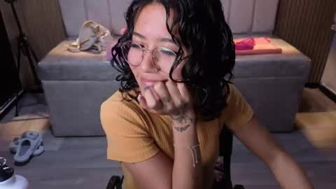 Snapshot of lynn_turner_ chatting on 06-18-26, 01:04 lynn_turner_ online show from 06-18-26, 01:04