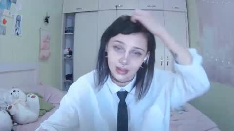 Kira online show from 10-08-25, 10:24