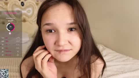 Snapshot of lynngroves chatting on 01-31-25, 09:37 Lola online show from 01-31-25, 09:37