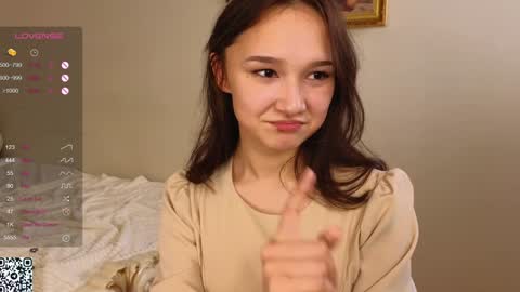 Snapshot of lynngroves chatting on 02-02-25, 05:26 Lola online show from 02-02-25, 05:26