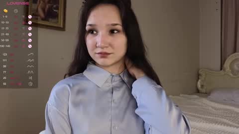 Snapshot of lynngroves chatting on 02-18-25, 06:58 Lola online show from 02-18-25, 06:58