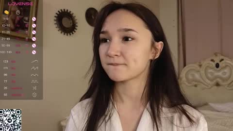Snapshot of lynngroves chatting on 02-19-25, 06:10 Lola online show from 02-19-25, 06:10